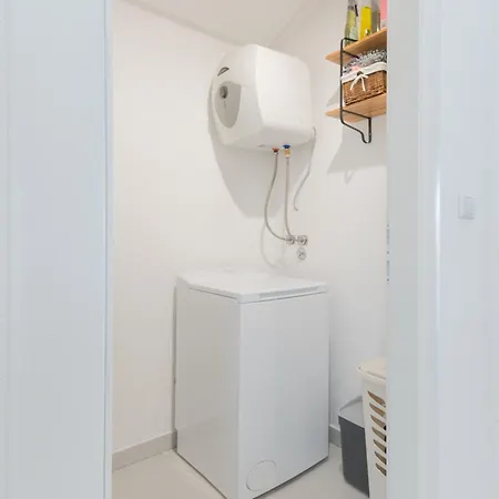 Apartman Lara *
